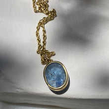 Load image into Gallery viewer, KYANITE PENDANT