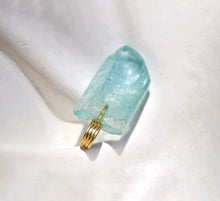 Load image into Gallery viewer, AQUAMARINE PENDANT
