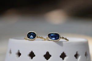 BLUE SAPPHIRE RING