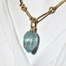 Load image into Gallery viewer, AQUAMARINE LEAF PENDANT
