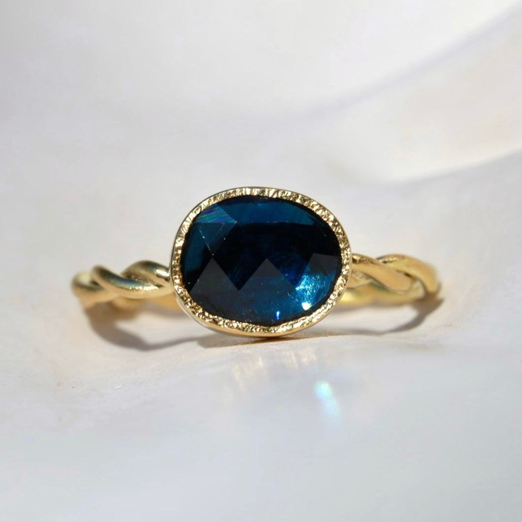 BLUE SAPPHIRE RING