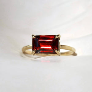 GARNET RING