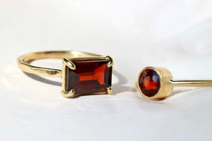 GARNET RING