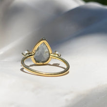 Load image into Gallery viewer, PRASIOLITE &amp; PEARL RING
