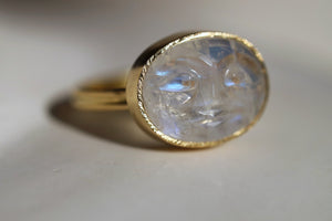 CARVED MOONSTONE RING