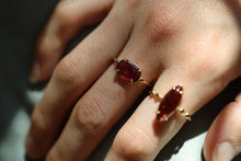 Load image into Gallery viewer, GARNET &amp; SPINEL RING
