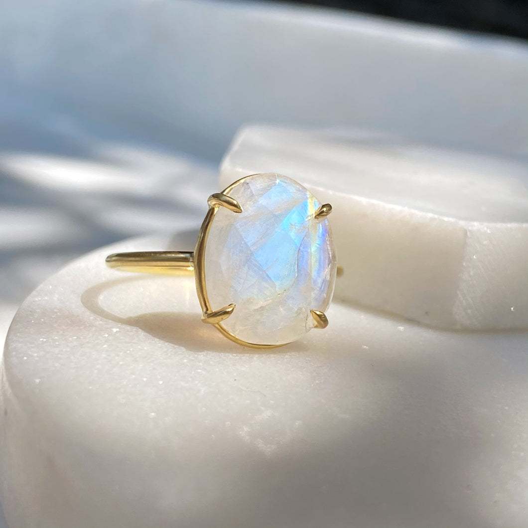 MOONSTONE RING