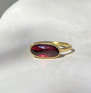 RED SPINEL RING
