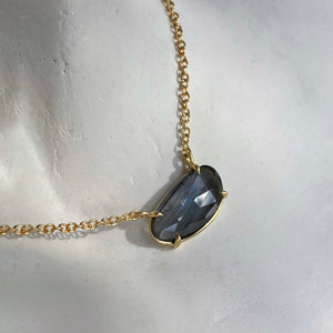 GRAY SPINEL NECKLACE